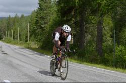 开云官方app入口-孤狼啸夜，年度焦点之战，黄喜灿以一己之力撕裂王座