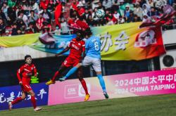 开云APP-女足运动员表现出色，队伍战绩斐然