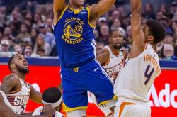 开云体育中国官网-包含勇往直前，球员拼尽全力争夺胜利的词条