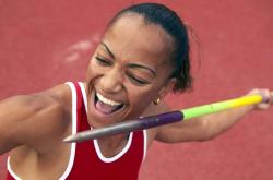 开云体育中国-戈麦斯连续破门定乾坤，利物浦力克巴萨，唯一性胜利拉开晋级差距