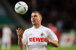 开云官网-法拉利轻取红牛车队，佩雷兹高光表现改写F1格局