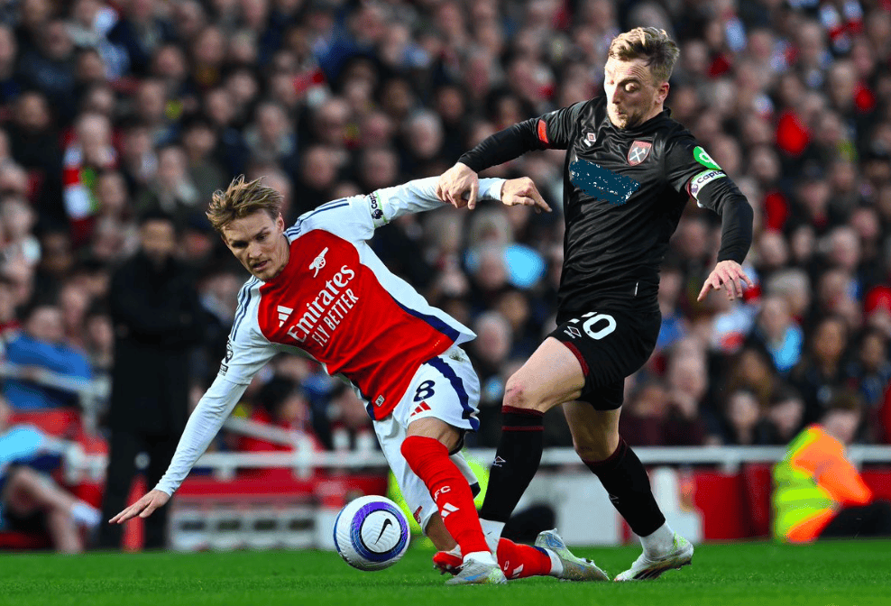 包含汉堡球员突然宣布转投英超，扭转形势的词条