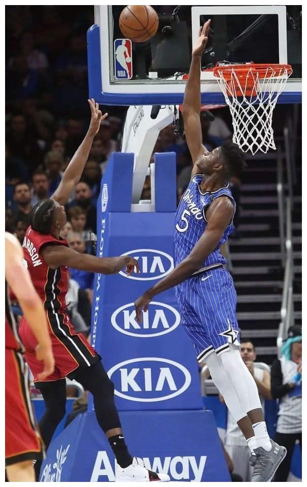 国王血洗魔术,拉塞尔打破历史纪录 国王血洗魔术,拉塞尔打破历史纪录