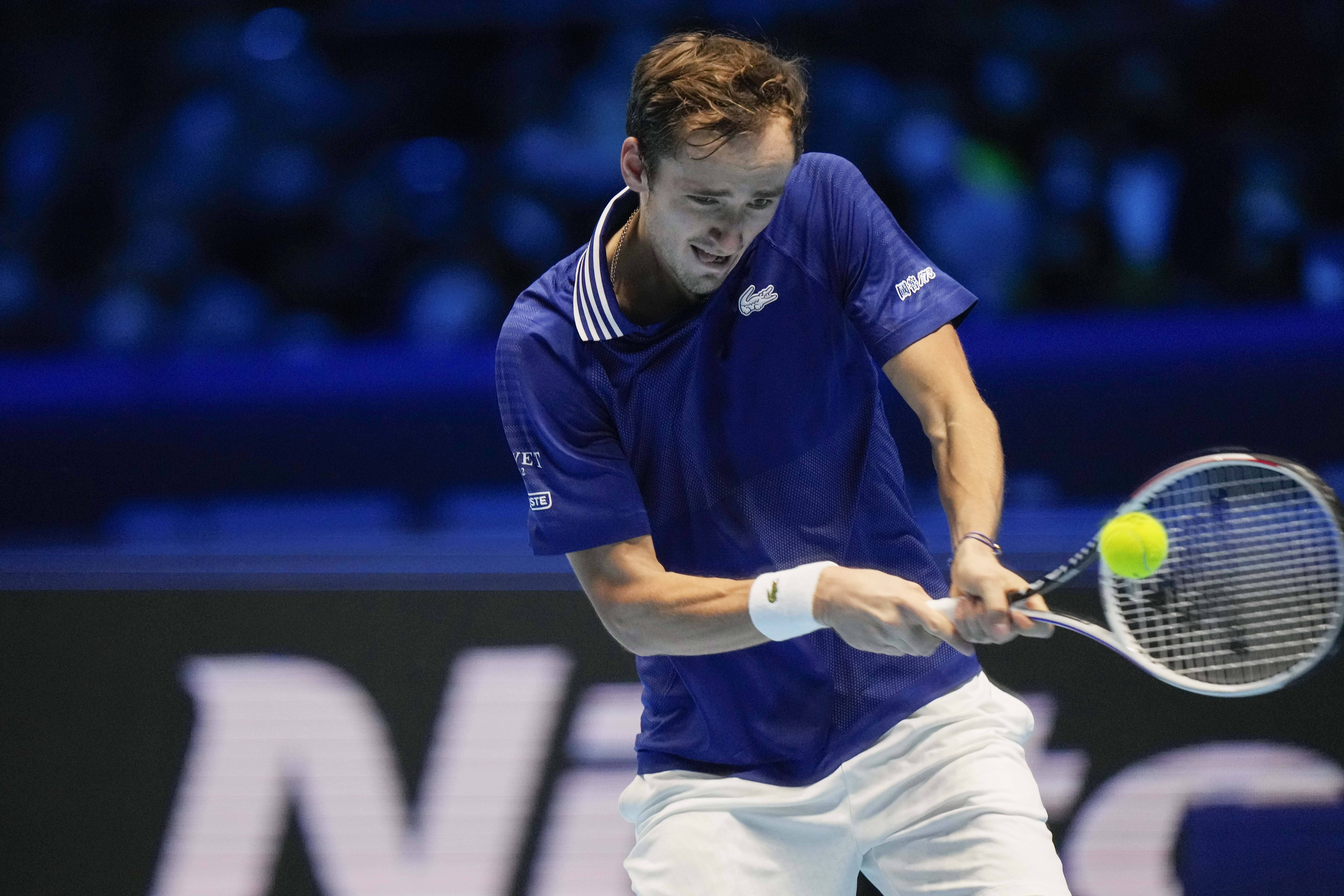 包含日本网球队爆冷意大利网球队，梅德韦杰夫送出助攻的词条