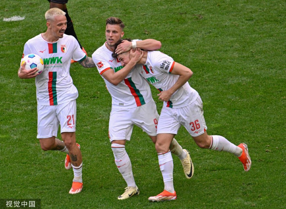 包含勒沃库森鏖战中国，特尔施特根惊艳世界的词条