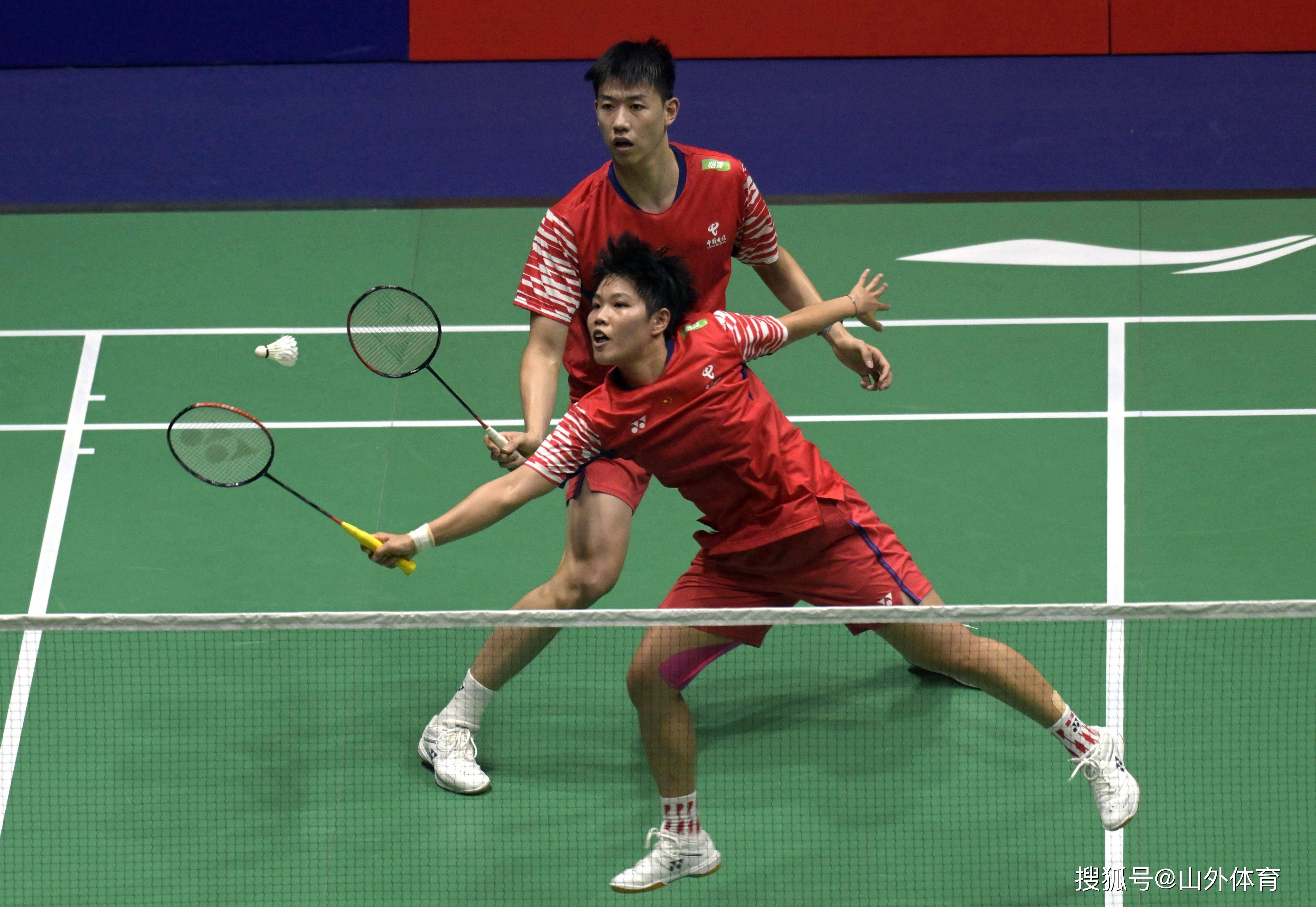 关于丹麦羽毛球队血洗印尼羽毛球队，林丹三分雨点燃全场的信息