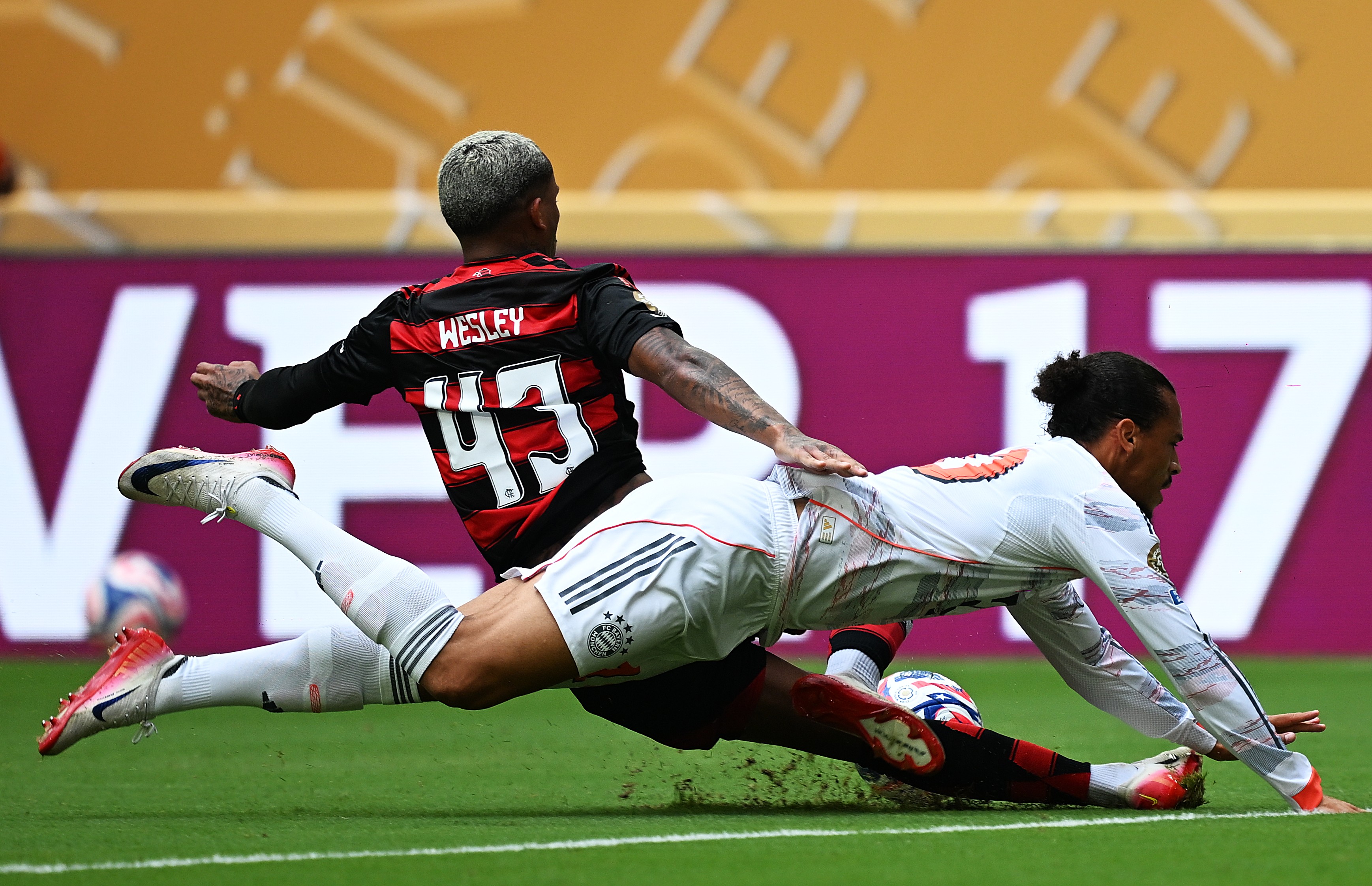 拜仁慕尼黑客场绝杀，晋级大逆转