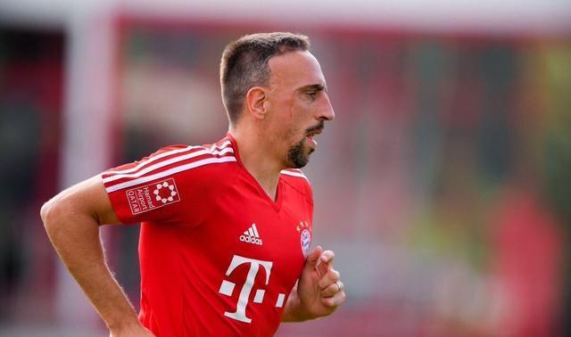 关于中东球队遭遇困难，尽力战斗的信息