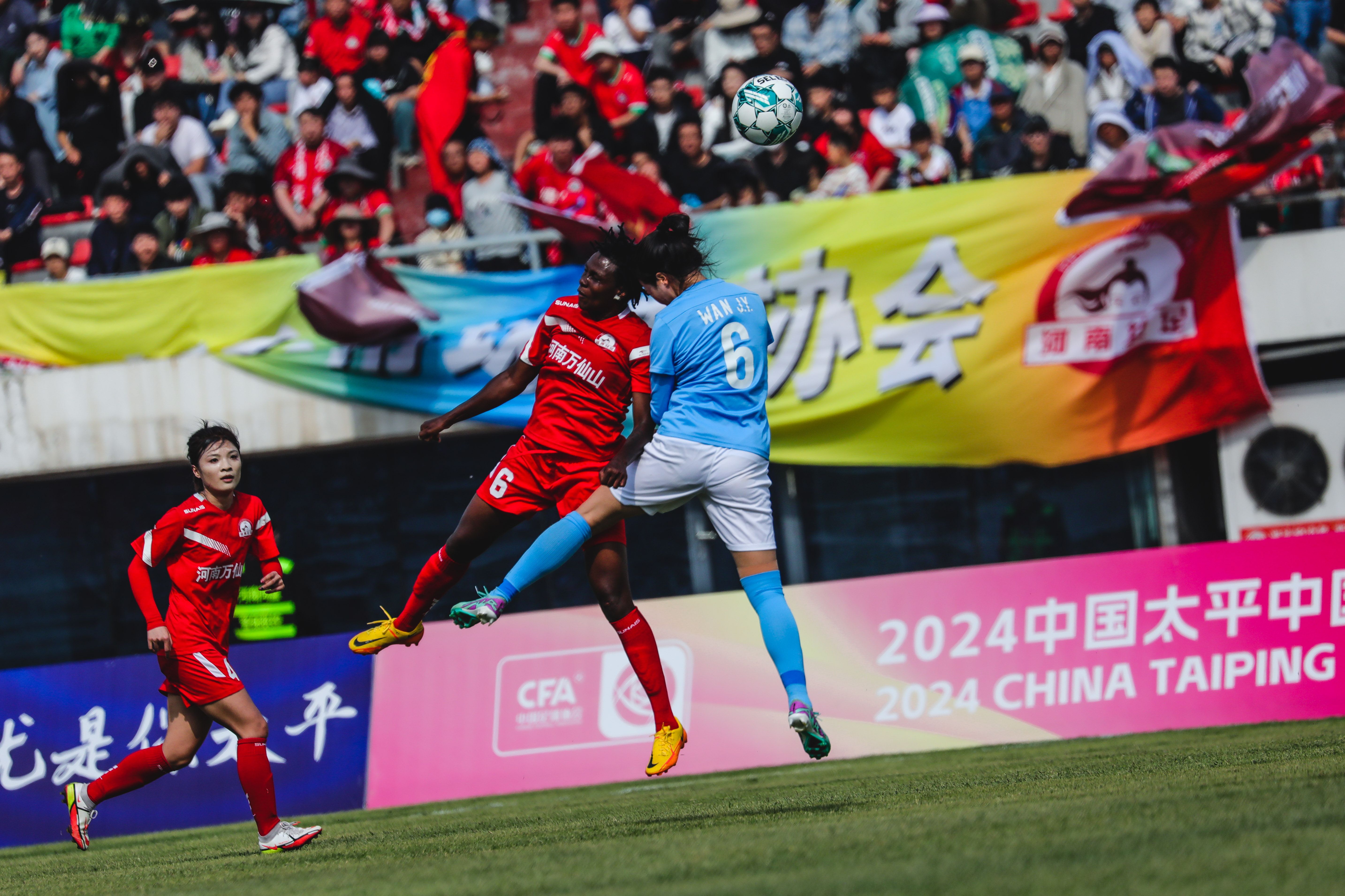 女足运动员表现出色，队伍战绩斐然