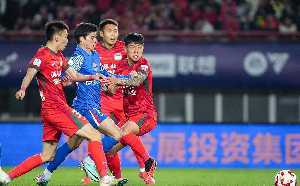 申花球员备战，决心赢下下一场比赛的简单介绍