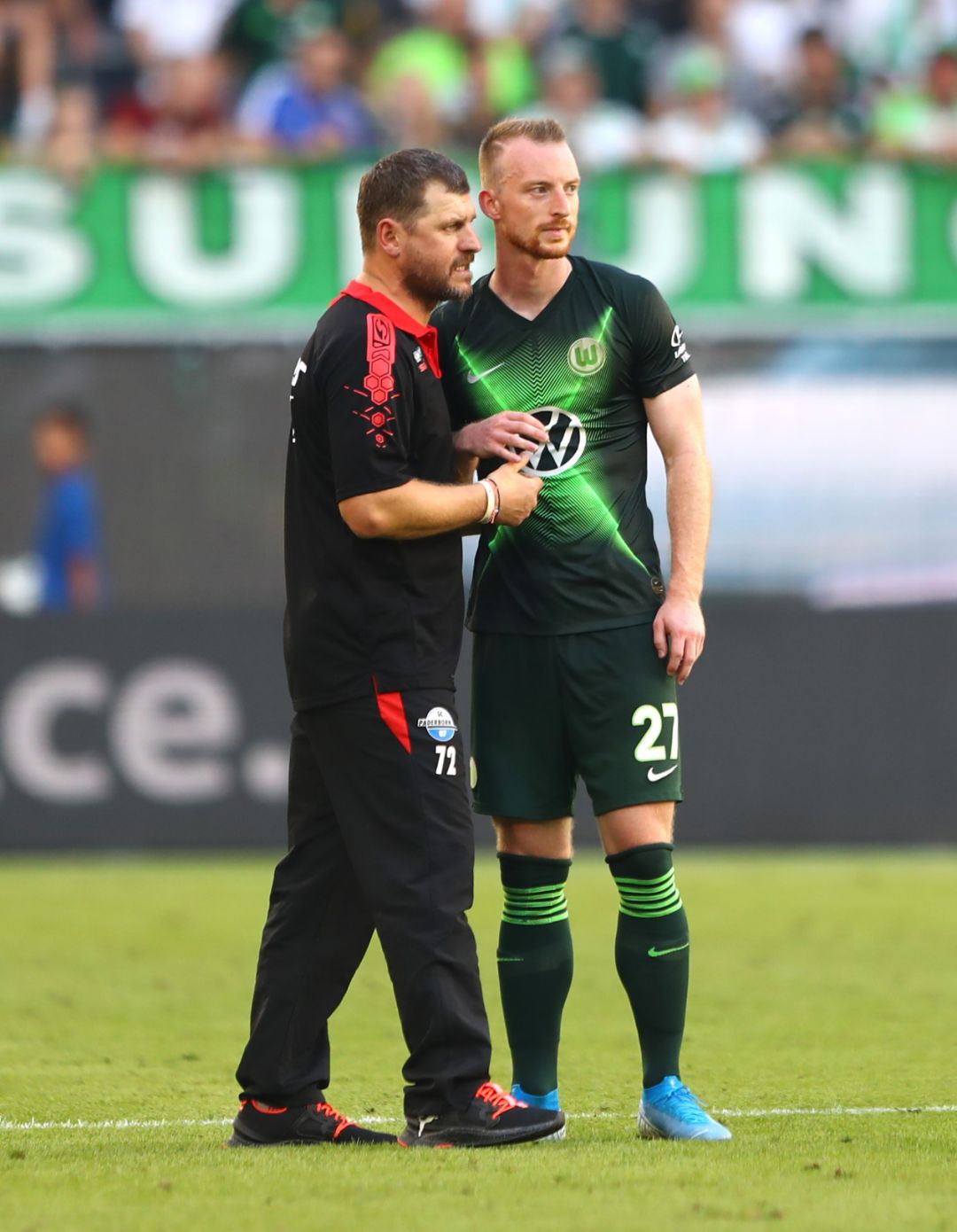 狼堡球员表现出色，犹如猛兽般疯狂进攻的简单介绍