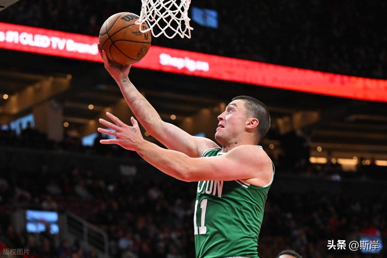 包含凯尔特人逆转山东队，米切尔高光表现的词条