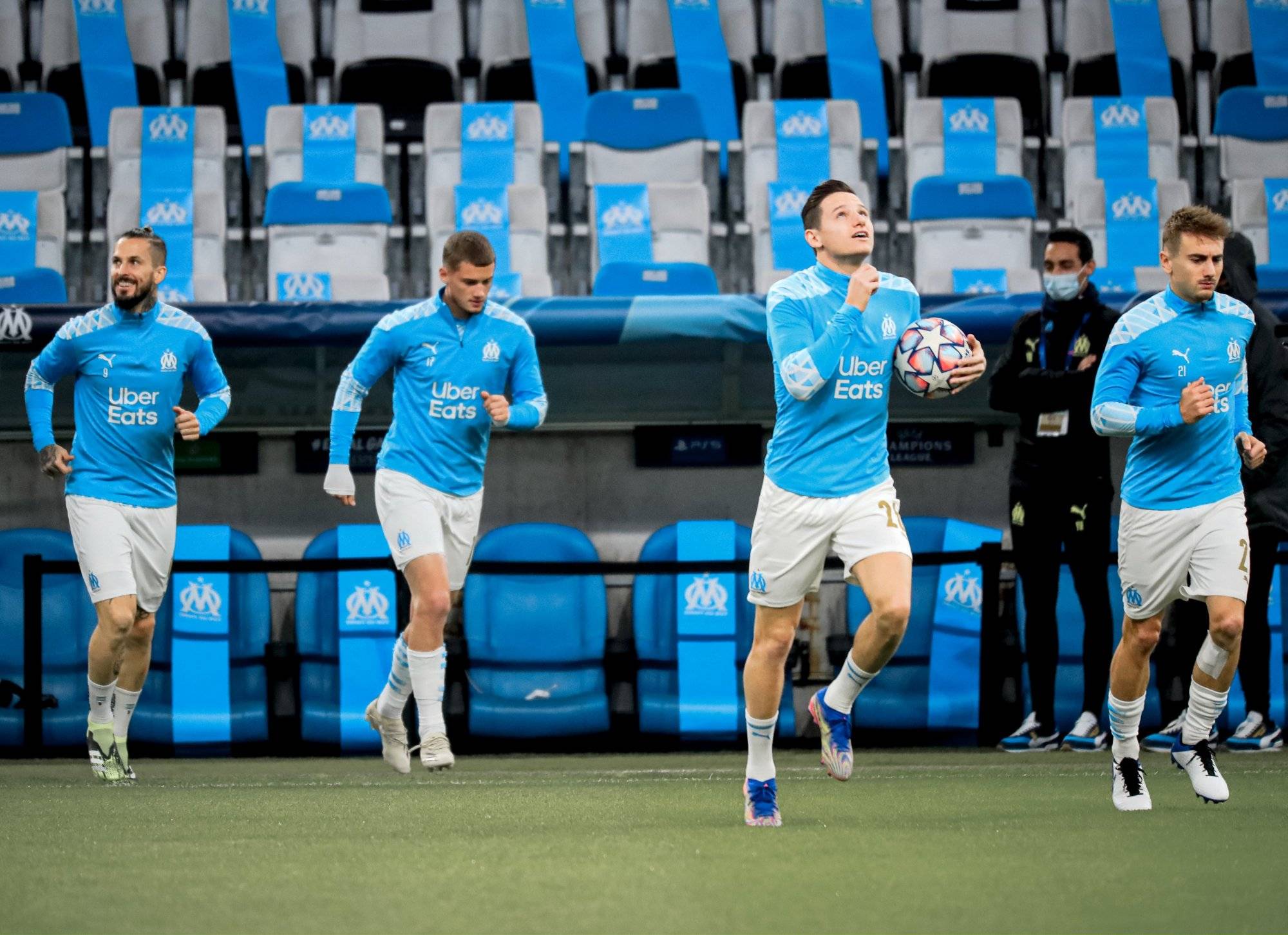 包含马赛逆转摩洛哥，马丁内利扛起全队的词条