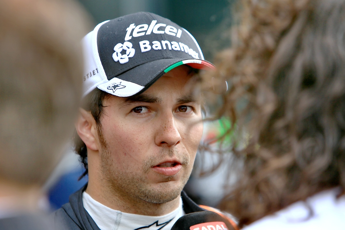 阿斯顿马丁力克索伯车队,佩雷兹惊艳四座 阿斯顿马丁力克索伯车队,佩雷兹惊艳四座