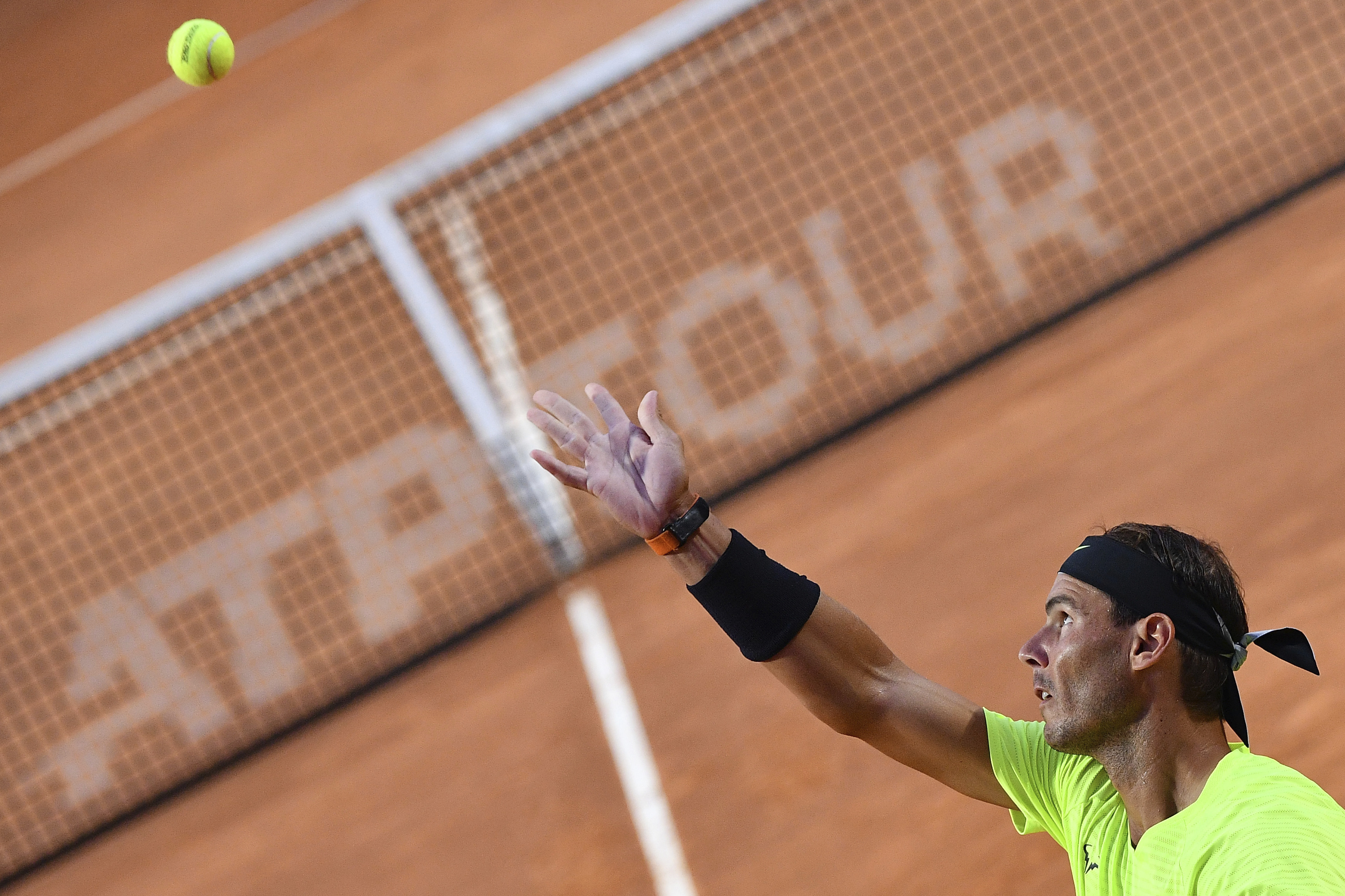 关于世界网球队完胜意大利网球队，纳达尔制霸全场的信息