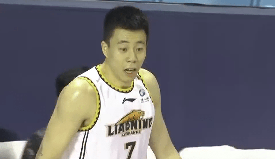 包含秘鲁鏖战墨西哥，托雷斯三分雨点燃全场的词条