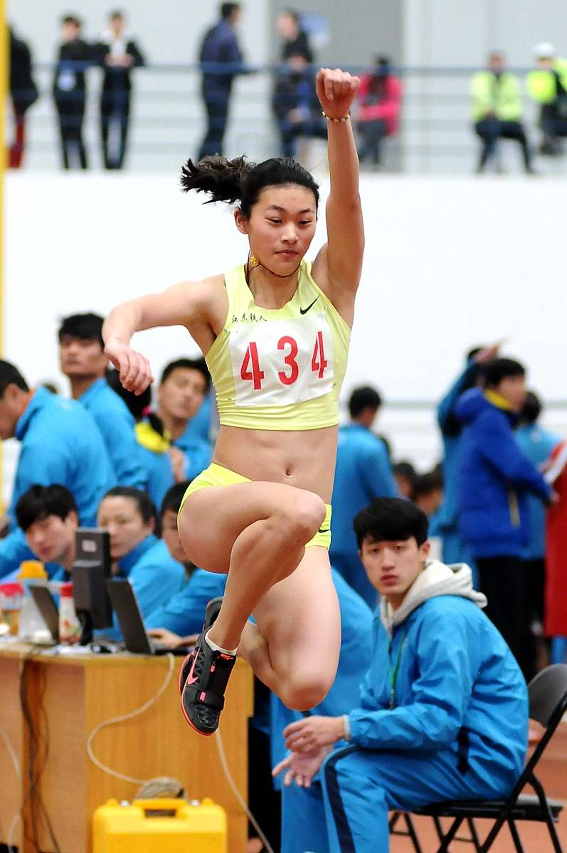 关于运动领域中，女子球队一展雄心的信息