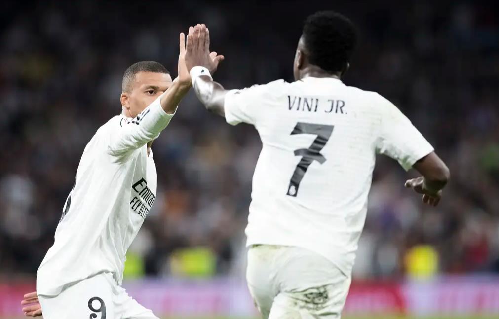 包含皇家社会明日对决，球员备战状态火热的词条