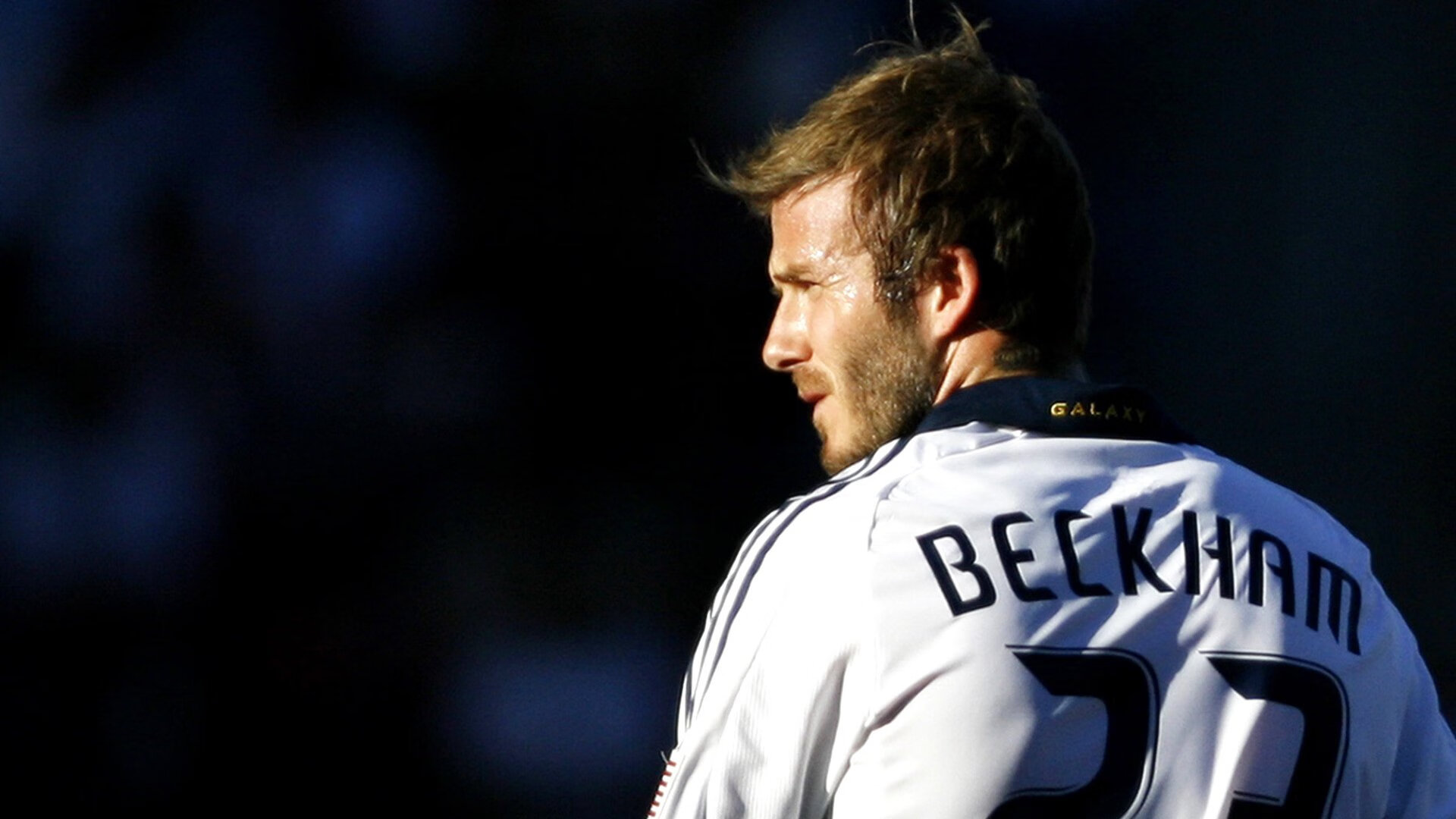 跨越赛场的力量叙事，从凯尔特人铁血防守到莫兰特季后赛主宰